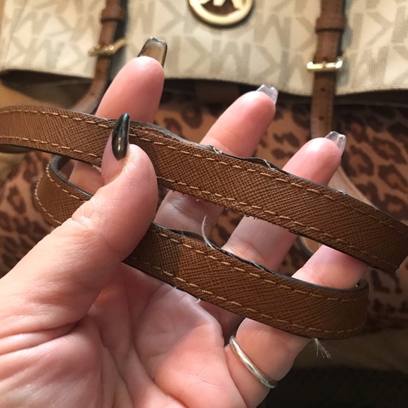 Michael Kors tote - Picture 3 of 3